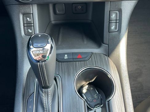 Used 2017 GMC Acadia SLT AWD/4WD image 32