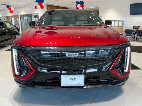 New 2026 Cadillac Lyriq Signature Sport w/ LPO, Bronce Accent Package AWD/4WD image 2
