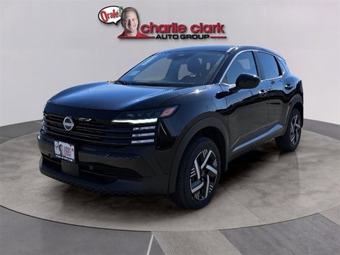 Certified 2025 Nissan Kicks SV image 1