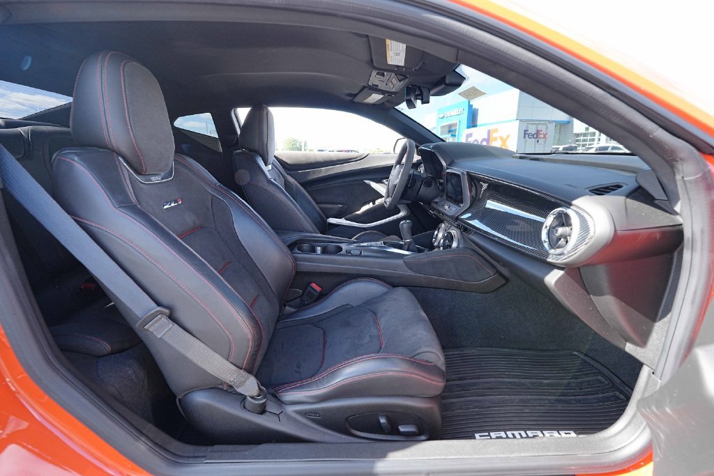 Used 2019 Chevrolet Camaro ZL1 RWD image 27