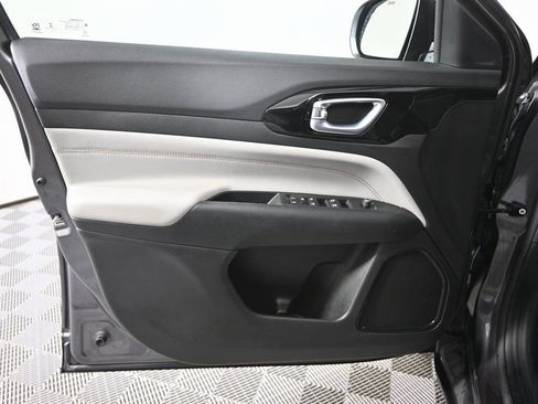 Used 2022 Jeep Compass Limited image 20