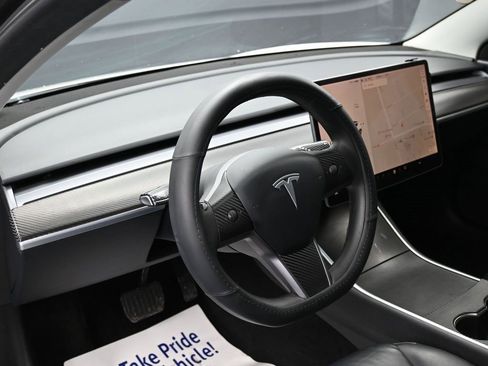 Used 2020 Tesla Model 3 Standard Range Plus image 13