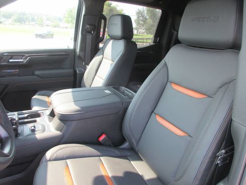 New 2026 GMC Sierra 1500 AT4 w/ AT4 Premium Package AWD/4WD image 14