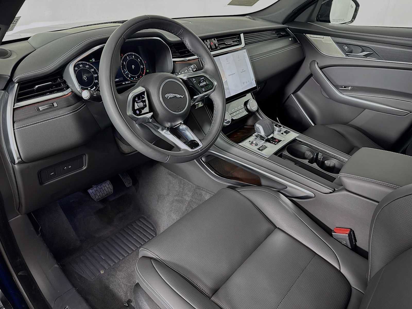 New 2025 Jaguar F-PACE R-Dynamic S AWD/4WD image 9