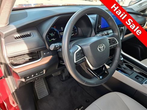Used 2024 Toyota Grand Highlander Limited image 21