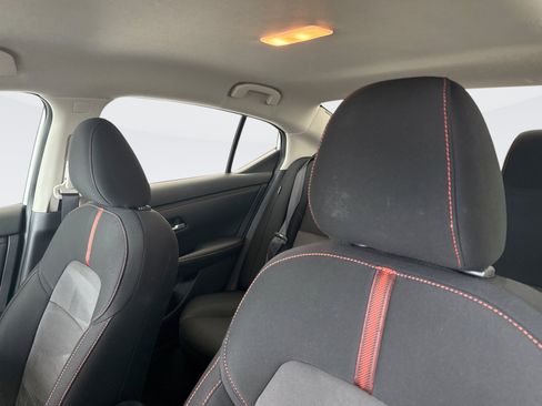 Used 2024 Nissan Sentra SR FWD image 11