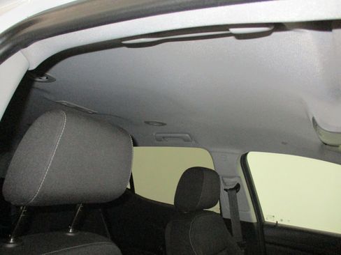 Certified 2023 GMC Acadia SLE w/ Driver Convenience Package image 16