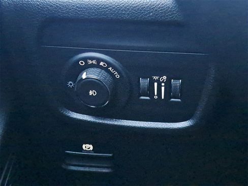 Certified 2024 Jeep Grand Cherokee Limited w/ Black Appearance Package image 26