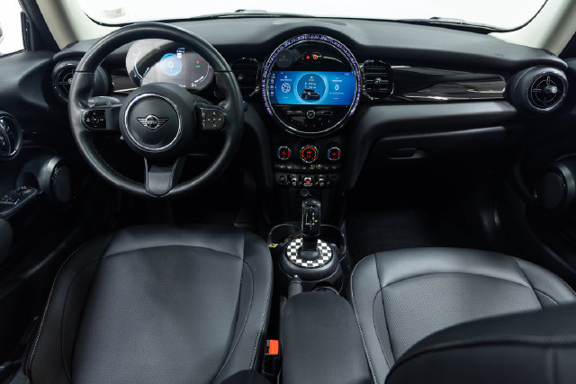Used 2022 MINI Cooper 2-Door Hardtop FWD image 21