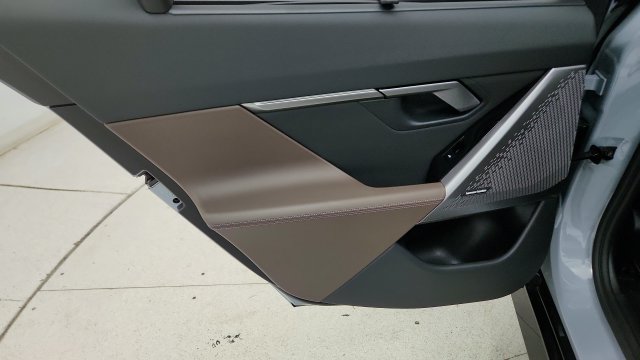 Used 2026 BMW i5 eDrive40 RWD image 48