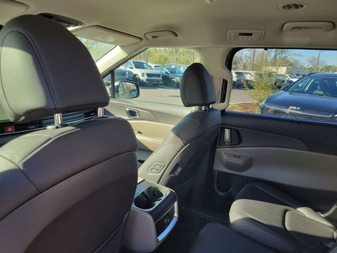 New 2026 Kia Carnival EX image 25