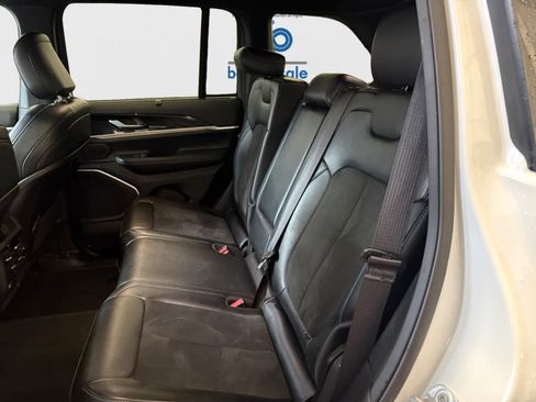 Used 2022 Jeep Grand Cherokee Trailhawk w/ Luxury Tech Group III image 14