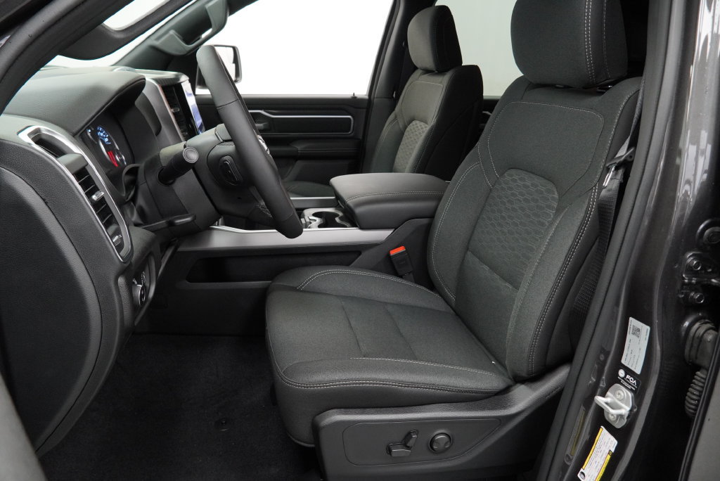 New 2026 RAM 1500 Big Horn AWD/4WD image 15