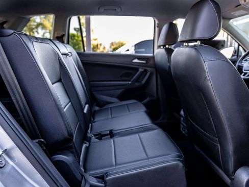 Used 2020 Volkswagen Tiguan SE w/ 3rd Row Seat Package AWD/4WD image 24
