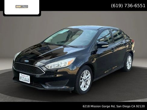 Used 2017 Ford Focus SE image 1