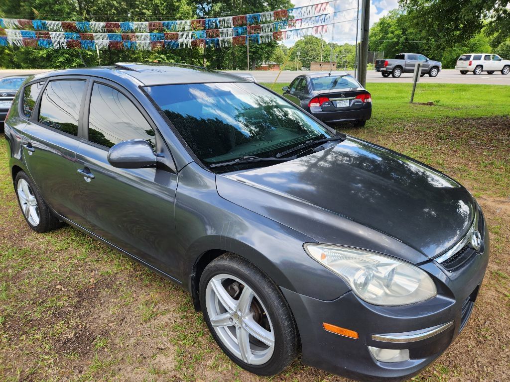Used 2009 Hyundai Elantra w/ Premium-Sport Pkg 2 FWD image 2
