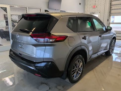 Used 2022 Nissan Rogue S image 5