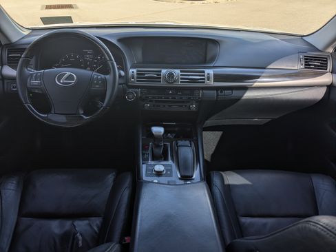 Used 2014 Lexus LS 460 AWD w/ Comfort Package image 22