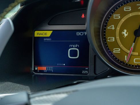 Used 2019 Ferrari 812 Superfast RWD image 40