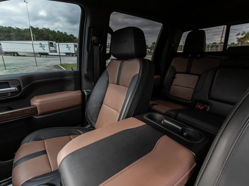 Used 2023 Chevrolet Silverado 2500 High Country w/ Z71 Off-Road Package image 21