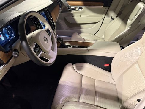 Used 2017 Volvo S90 T6 Inscription w/ Vision Package image 5