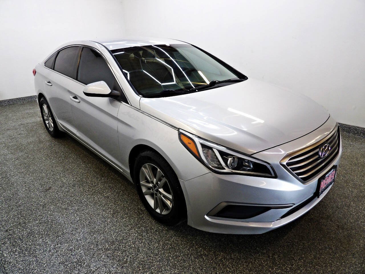 Used 2017 Hyundai Sonata SE FWD image 3