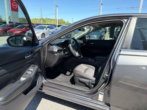 Certified 2022 Nissan Altima 2.5 S image 12