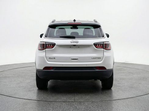 Used 2025 Jeep Compass Limited image 7