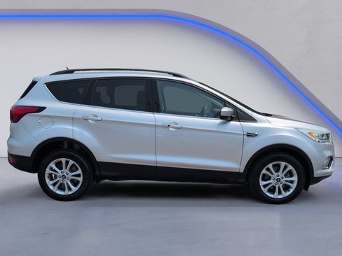 Used 2019 Ford Escape SEL FWD image 11