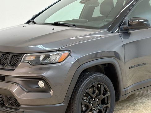 Used 2023 Jeep Compass Latitude w/ Sun and Sound Group AWD/4WD image 25