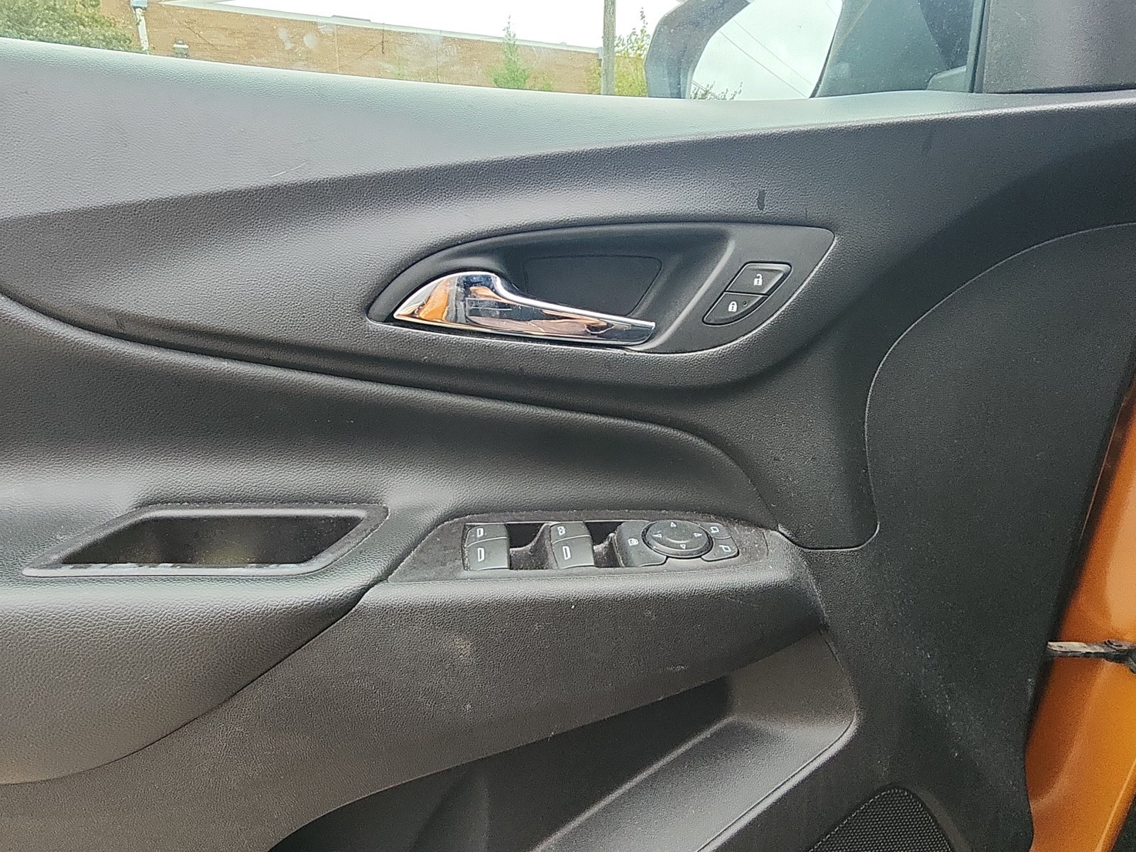 Used 2018 Chevrolet Equinox LT AWD/4WD image 11