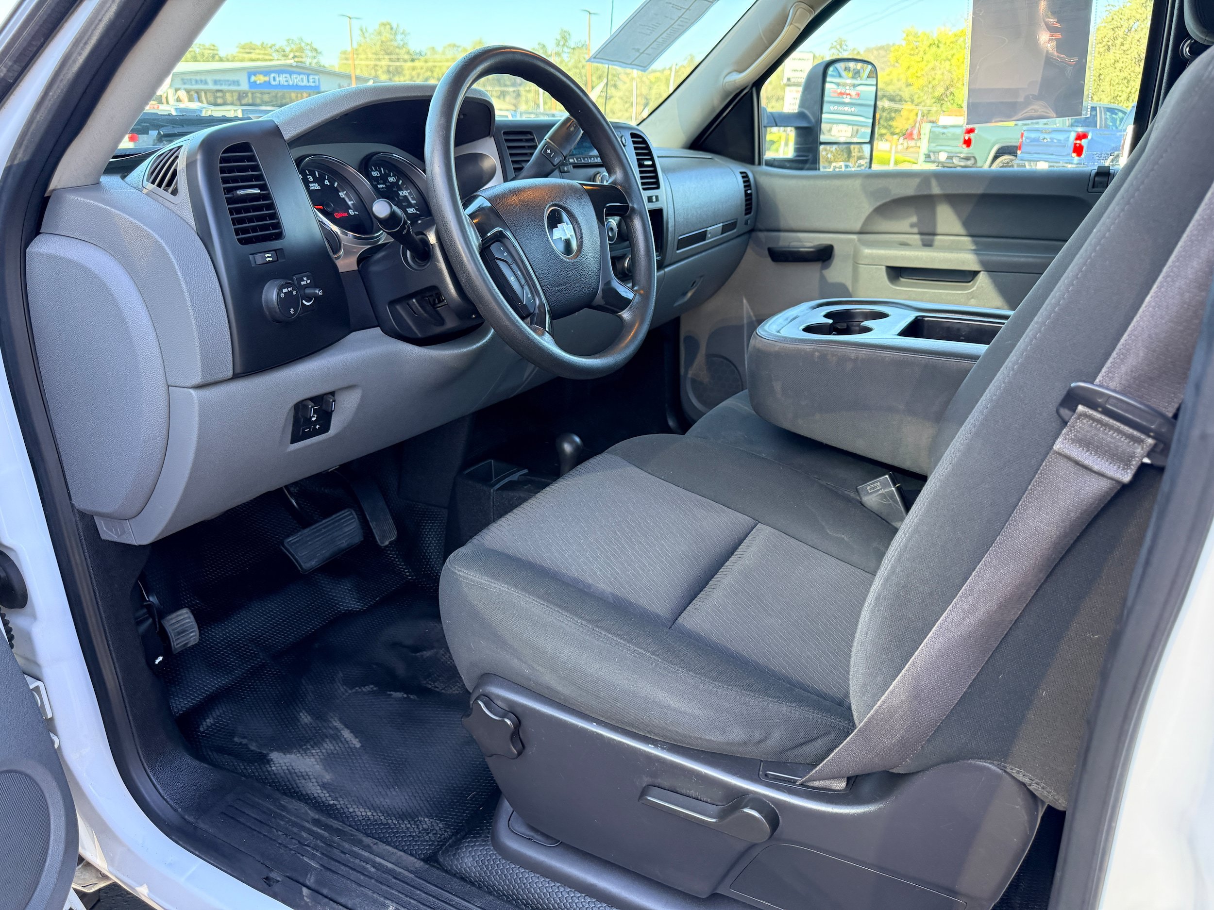 Used 2013 Chevrolet Silverado 3500 W/T AWD/4WD image 9