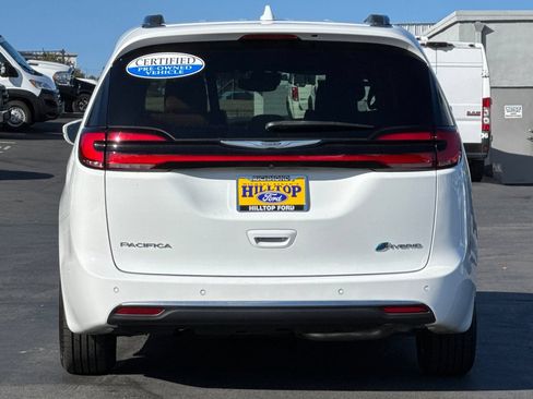 Used 2022 Chrysler Pacifica Pinnacle FWD image 6