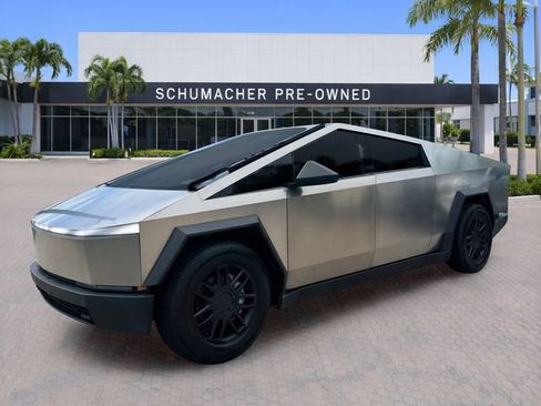 Used 2024 Tesla Cybertruck AWD Crew Cab image 3