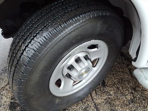 Used 2022 Chevrolet Express 2500 w/ Driver Convenience Package image 15