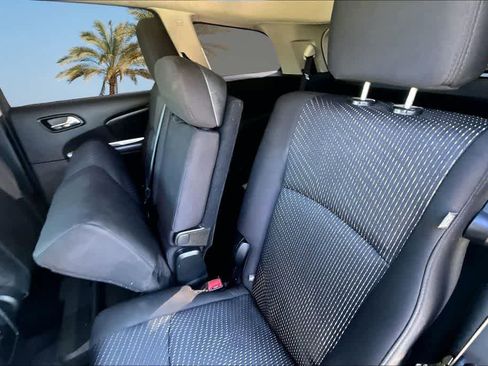 Used 2020 Dodge Journey SE w/ Blacktop Package FWD image 12