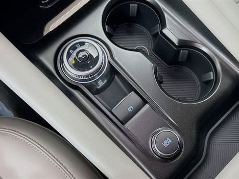 Used 2025 Ford Explorer Active w/ Active Comfort Package image 17