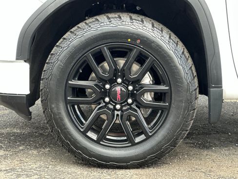 Used 2024 GMC Sierra 1500 Elevation image 24