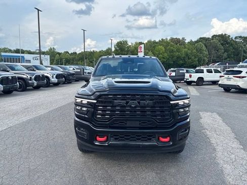 Used 2025 RAM 2500 Limited AWD/4WD image 2