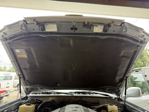 Used 2005 Lexus LX 470 4WD image 39
