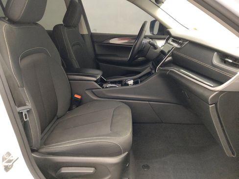 Used 2022 Jeep Grand Cherokee L Laredo w/ Luxury Tech Group I image 21