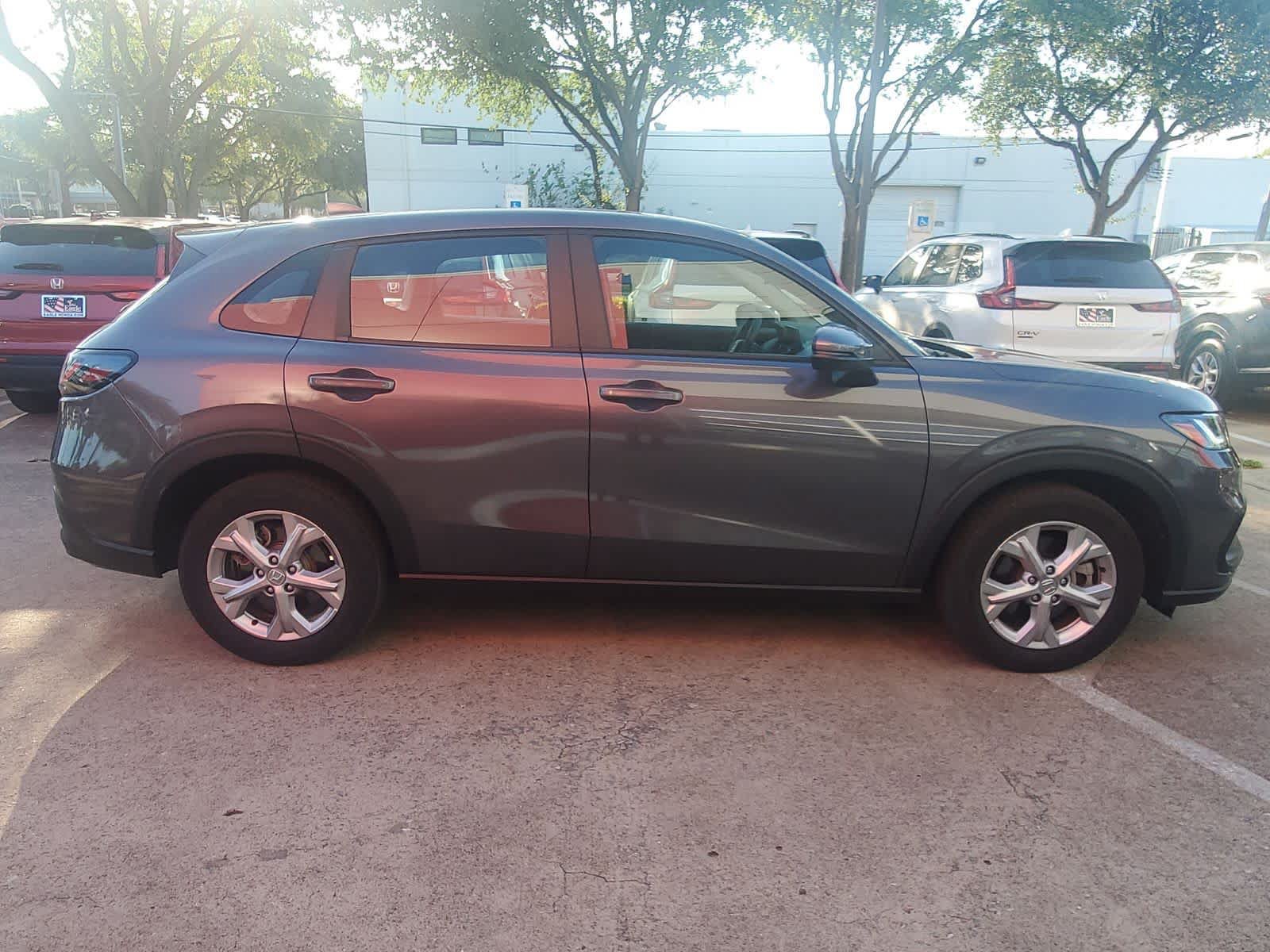 Used 2025 Honda HR-V LX image 7