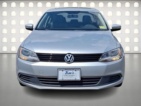 Used 2012 Volkswagen Jetta SE FWD image 2