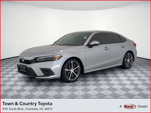 Used 2022 Honda Civic Touring image 1