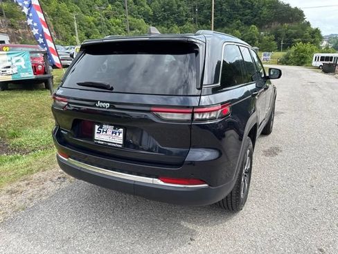 Used 2024 Jeep Grand Cherokee Limited 4xe AWD/4WD image 3