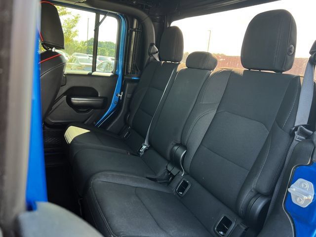 Used 2021 Jeep Gladiator Sport AWD/4WD image 16