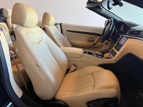 Used 2010 Maserati GranTurismo Convertible image 28