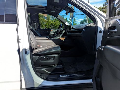 Used 2022 Cadillac Escalade ESV Sport Platinum image 36