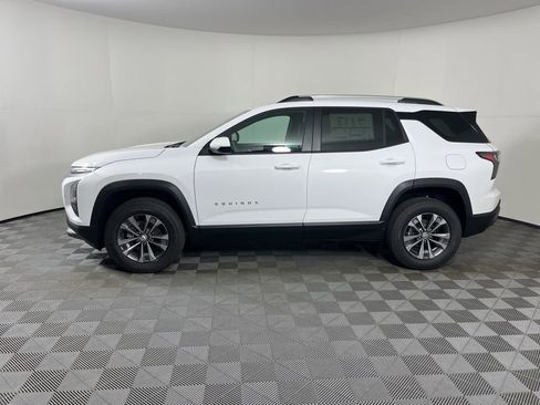 New 2026 Chevrolet Equinox LT FWD image 2