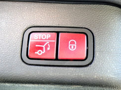 Used 2018 Mercedes-Benz GLE 43 AMG 4MATIC image 32